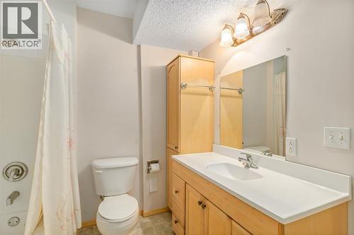 131 Panatella Close Nw, Calgary, AB - Indoor Photo Showing Bathroom