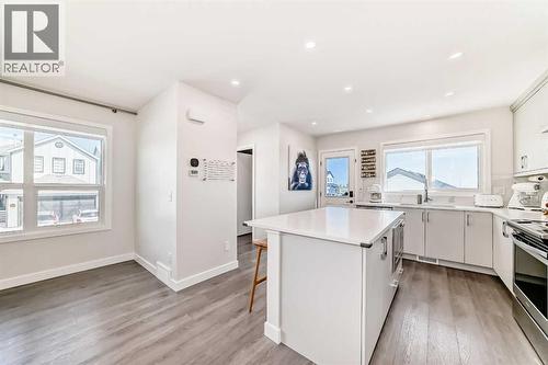 38 Lavender Road Se, Calgary, AB - Indoor Photo Showing Kitchen