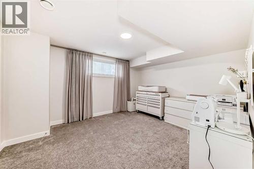 38 Lavender Road Se, Calgary, AB - Indoor