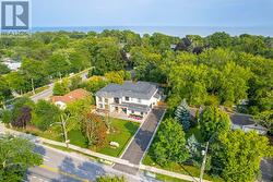 2014 LAKESHORE ROAD W  Oakville, ON L6L 1G7