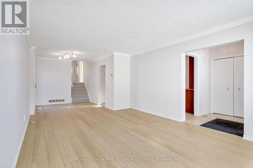 958 Fletcher Valley Crescent, Mississauga, ON - Indoor Photo Showing Other Room