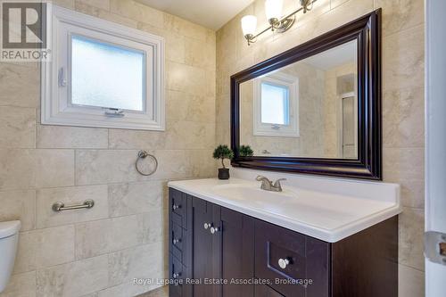958 Fletcher Valley Crescent, Mississauga, ON - Indoor Photo Showing Bathroom