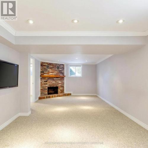 958 Fletcher Valley Crescent, Mississauga, ON - Indoor With Fireplace