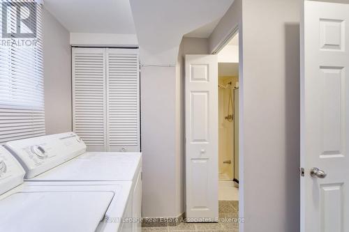 958 Fletcher Valley Crescent, Mississauga, ON - Indoor Photo Showing Laundry Room