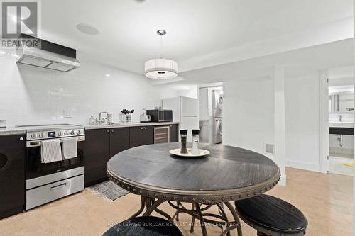 519 Regina Drive, Burlington, ON - Indoor Photo Showing Other Room