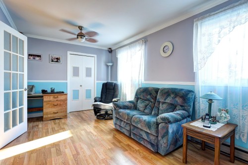 Living Room - 6600 57E Avenue, Laval (Laval-Ouest), QC - Indoor Photo Showing Living Room