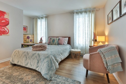 Chambre à coucher - 357 Rue Jean-Talon, Saint-Jean-Sur-Richelieu, QC - Indoor Photo Showing Bedroom