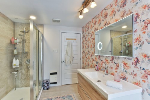 Salle de bains - 357 Rue Jean-Talon, Saint-Jean-Sur-Richelieu, QC - Indoor Photo Showing Bathroom