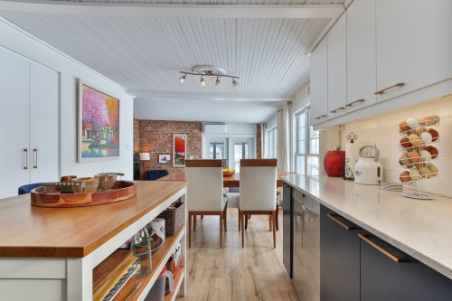 Vue d'ensemble - 357 Rue Jean-Talon, Saint-Jean-Sur-Richelieu, QC - Indoor Photo Showing Kitchen
