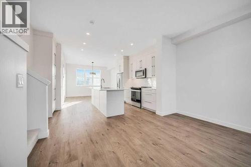 293 Dawson Way, Chestermere, AB - Indoor Photo Showing Kitchen
