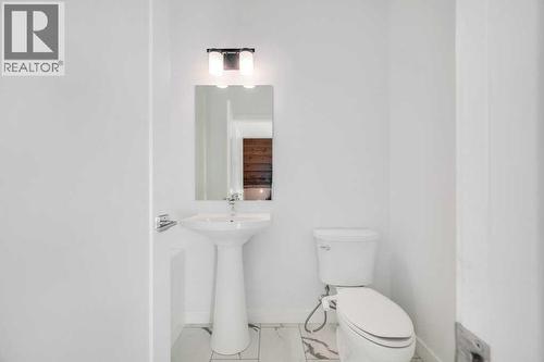 293 Dawson Way, Chestermere, AB - Indoor Photo Showing Bathroom