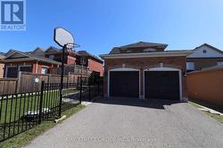 14 MCCARTNEY AVENUE  Whitby, ON L1R 2Y3