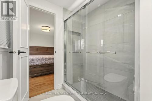 6486 Edenwood Drive, Mississauga, ON - Indoor Photo Showing Bathroom