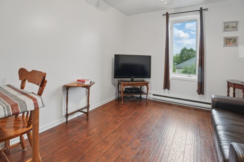 Salon - 76 Rue Nicolet, Gatineau (Hull), QC - Indoor Photo Showing Other Room