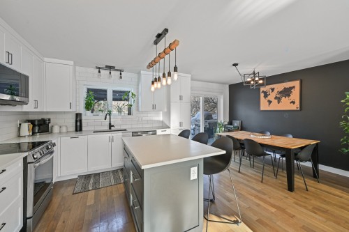 Cuisine - 175 Allée Des Cigales, Saint-Jean-Sur-Richelieu, QC - Indoor Photo Showing Kitchen With Upgraded Kitchen