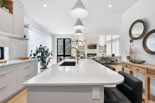 Kitchen - 168  - 170 42E Avenue, Terrebonne (Terrebonne), QC - Indoor Photo Showing Kitchen With Upgraded Kitchen