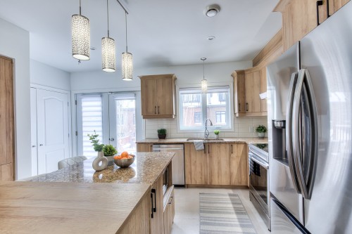 Cuisine - 434 Rue Étienne-Lavoie, Laval (Sainte-Dorothée), QC - Indoor Photo Showing Kitchen With Upgraded Kitchen