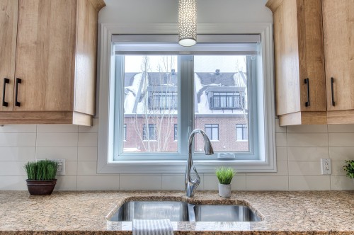 Cuisine - 434 Rue Étienne-Lavoie, Laval (Sainte-Dorothée), QC - Indoor Photo Showing Kitchen With Double Sink