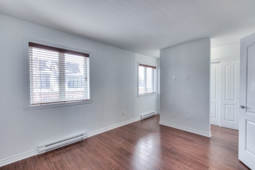 Chambre à coucher principale - 434 Rue Étienne-Lavoie, Laval (Sainte-Dorothée), QC - Indoor Photo Showing Other Room