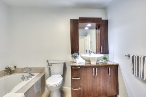 Salle de bains - 434 Rue Étienne-Lavoie, Laval (Sainte-Dorothée), QC - Indoor Photo Showing Bathroom