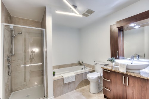 Salle de bains - 434 Rue Étienne-Lavoie, Laval (Sainte-Dorothée), QC - Indoor Photo Showing Bathroom