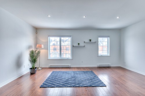 Salon - 434 Rue Étienne-Lavoie, Laval (Sainte-Dorothée), QC - Indoor Photo Showing Other Room