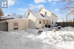 Private backyard with access to garage! - 