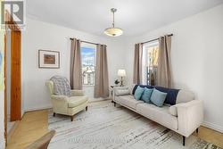 Sun filled living room - 