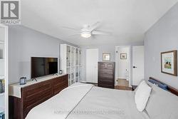 Primary bedroom with walk-in closet and ensuite - 