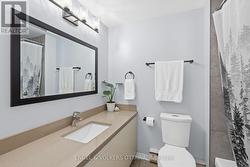 Large main bathroom - 