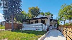 242 MURIEL STREET  Newmarket, ON L3Y 3N3