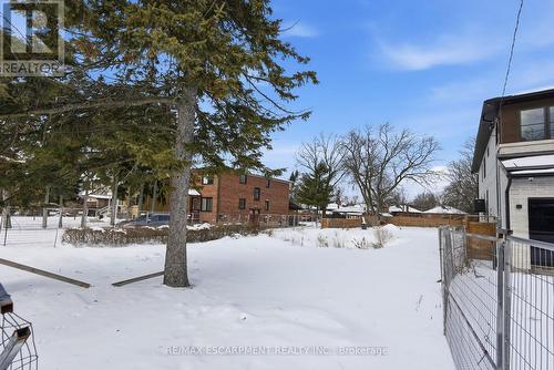 19B Broadview Avenue, Mississauga, ON 