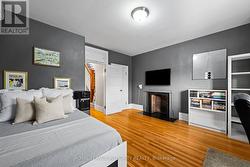 Oversized 4th bedroom - 