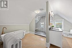4-pc bathroom with freestanding tub - 