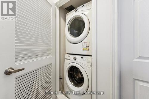 193 - 250 Sunny Meadow Boulevard, Brampton, ON - Indoor Photo Showing Laundry Room