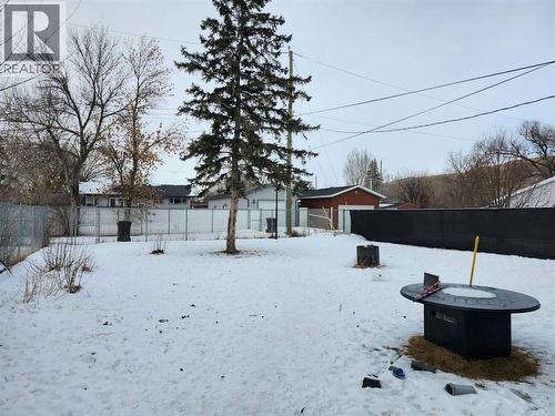 403 11 Street E, Drumheller, AB - Outdoor
