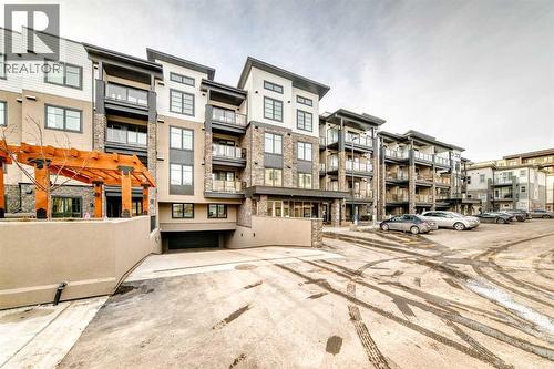 2209, 2117 81 Street SW  Calgary, AB T3H 6H5