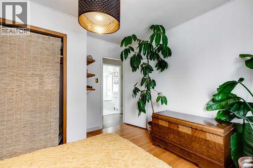 4351 70 Street Nw, Calgary, AB - Indoor