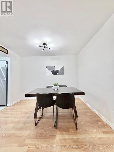 217 - 737 Deveron Crescent, London South (South T), ON - Indoor