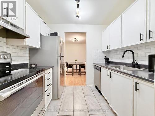 217 - 737 Deveron Crescent, London South (South T), ON - Indoor Photo Showing Kitchen With Upgraded Kitchen