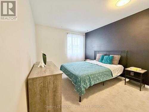 217 - 737 Deveron Crescent, London South (South T), ON - Indoor Photo Showing Bedroom
