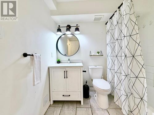 217 - 737 Deveron Crescent, London South (South T), ON - Indoor Photo Showing Bathroom