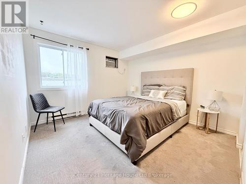 217 - 737 Deveron Crescent, London South (South T), ON - Indoor Photo Showing Bedroom