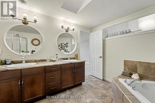 7 - 255 Summerfield Drive, Guelph, ON - Indoor Photo Showing Bathroom