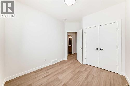 1729 31 Street Sw, Calgary, AB - Indoor Photo Showing Other Room