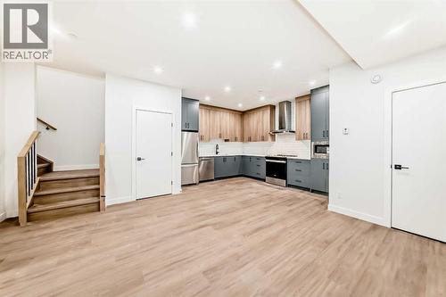 Unit 201B - 1729 31 Street Sw, Calgary, AB - Indoor Photo Showing Kitchen