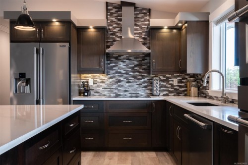 1700 Warn Way, Qualicum Beach, BC 