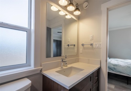 1700 Warn Way, Qualicum Beach, BC 