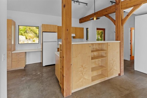 400 Baker Rd, Salt Spring, BC 