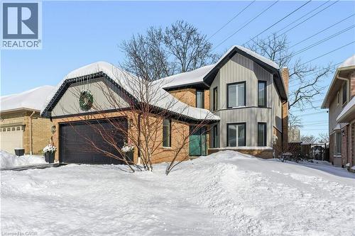 697 LAMBSHEAD Drive  Burlington, ON L7S 2E6